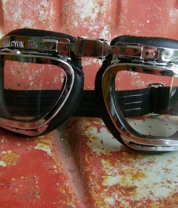 Halcyon – Mark 46 Black Curved lens Goggles