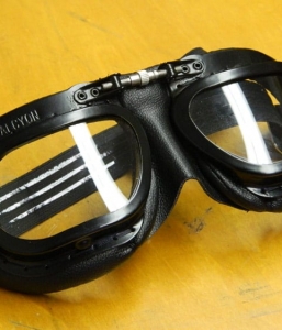 Halcyon – Mark 10 Racing Black Curved lens Goggles